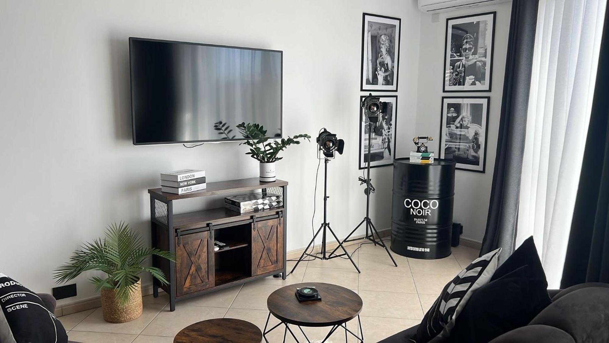 Trendy Seaside Escape 2 Bedroom Penthouse Marsaskala Bagian luar foto