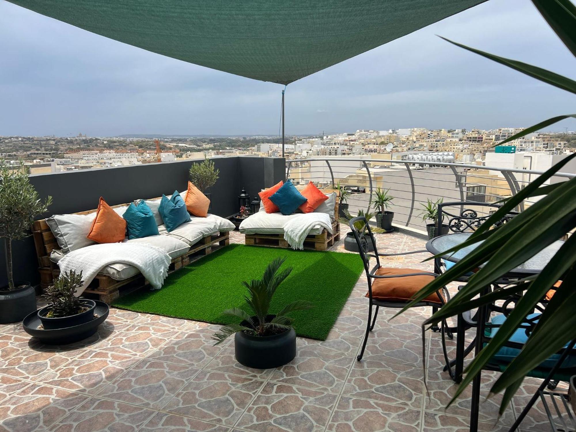 Trendy Seaside Escape 2 Bedroom Penthouse Marsaskala Bagian luar foto